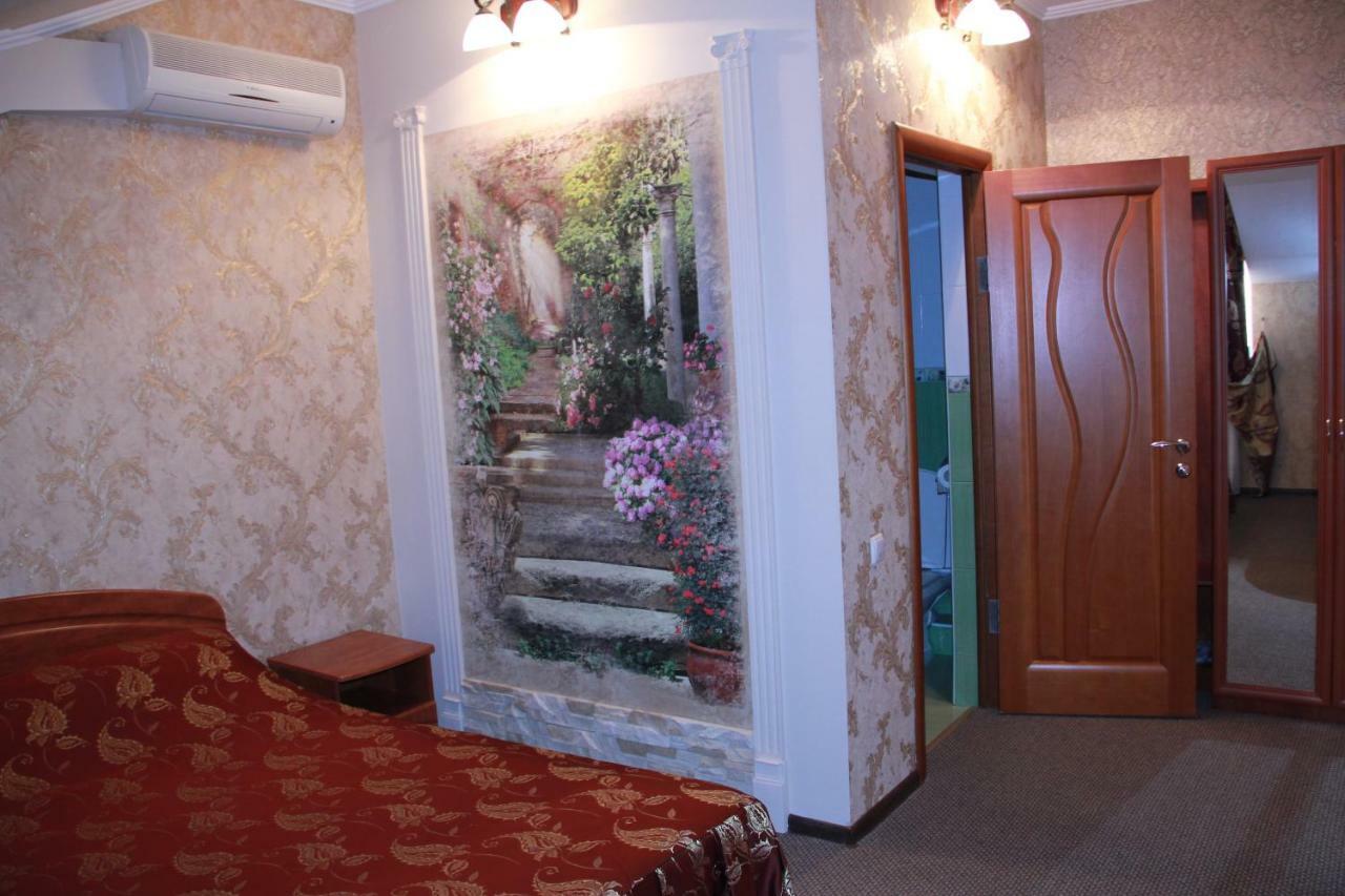 Romantic Hotel Krasnodar Buitenkant foto